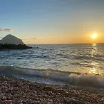 Frühstückspension Hellas Makari 3*
