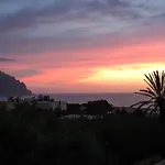 Frühstückspension Hellas Makari 3*