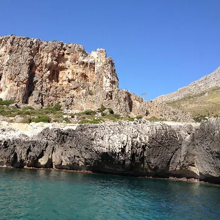 Hellas Makari 3*