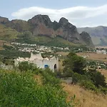 Hellas Makari 3*